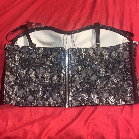 Women’s medium sexy top - Picture 2 of 2